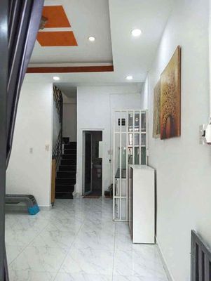 Cho thuê nhà hẻm 562// đường quang trung