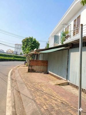 Nhà mặt tiền nguyên căn 50m2 giá rẻ