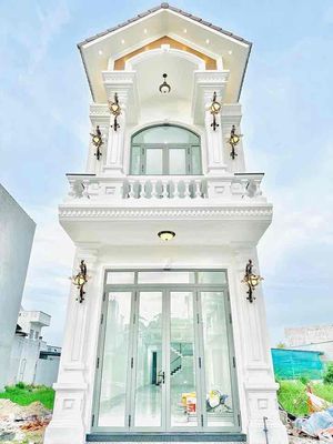 Cho thuê nhà mặt tiền diện tích rộng đẹp đường trần hoàng na dtsd 400m