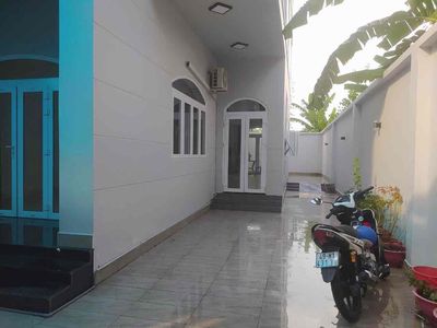 Cho thuê biệt thự KDC Khang Điền, Dt: 160m2, giá 22 triệu