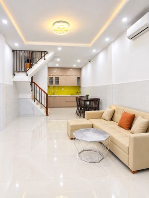 Nhà Đẹp - Ở Ngay - chủ gấp bán , nhỉnh 4 tỷ còn TL - xe hơi tới nhà