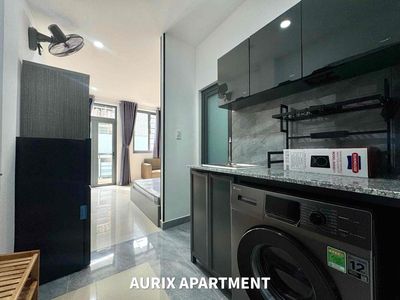 Cho thuê căn hộ ban công máy giặc riêng gần hồ con rùa, dinh độc lập