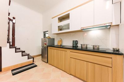 Cho thuê nhà gần sân vđ hàng đẫy, phố hàng cháo. full nội thất, ở ngay