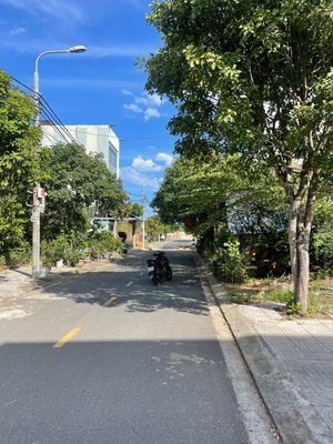 Bán đất khu Lakeside , TRUNG LẬP 18 , dt 125m2 , GIÁ 3 TỶ Xxx nhỏ