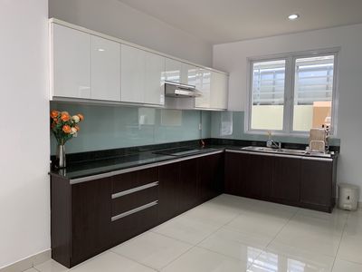 Bán nhà phố Eco Xuân giá rẻ 7.7 tỷ. DT 6x20 1T 2L 4PN 4WC. Sổ sẵn
