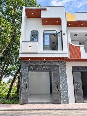 Bán nhà ngay cây xăng thạnh phú- bếp phía sau -thổ cư giá chỉ 1,75 tỷ