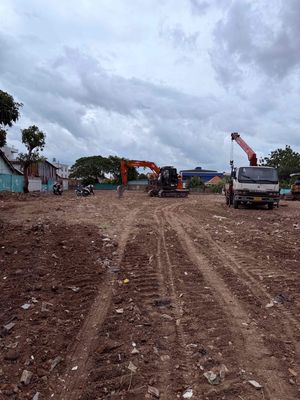 Bán 2.300m2 đất mặt tiền cách lê thị hà 90m