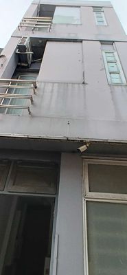 NHÀ SƠN SỬA MỚI, 3.5 9, 4PN 3WC sân thượng, ngay trường học Hồng Hà — ảnh 1