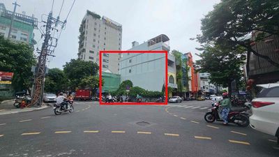 Cho thuê lô đất 2 mặt tiền Hùng Vương , ngay chợ hàn , 194m2