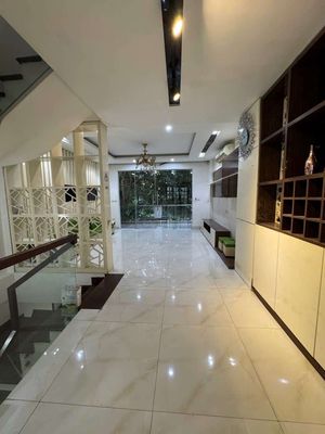 Chính chủ cho thuê liên kề đại Thanh. . 5 tầng 6 ngủ 6 vs 18tr