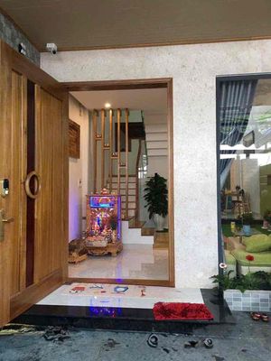 Cho thuê nhà 3 tầng đường trần lưụ-sát văn tiến dũng full nội thất