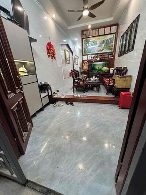Cho thuê nhà ngọc khánh 4pn kinh doanh đỉnh 25tr ***