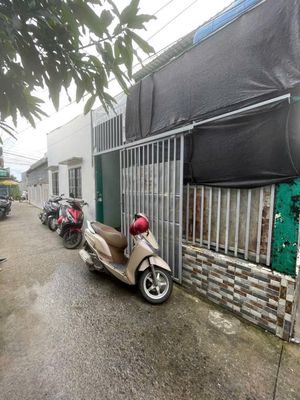 Nhà SHR có gác lửng gần trường học giáp ranh HCM kv an ninh mát mẻ