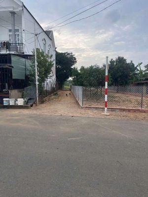 cần bán lô đất 850m mặt tiền nhựa