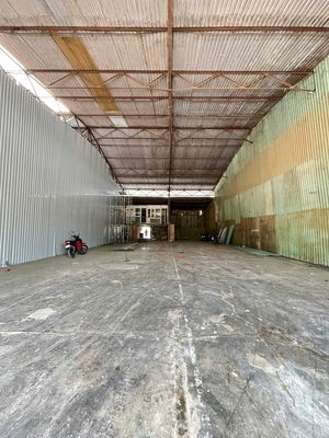 Kho 500m 28 triệu đường xe tải 10 tấn, điện 3 pha, văn phòng, trần cao