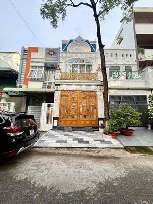 Chủ định cư bán gấp có giá tốt nhà mặt tiền tú xương kdc hồng phát