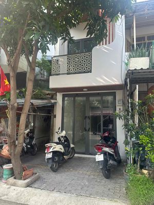 Nhà cho thuê nguyên căn mặt tiền đường số 13 phường tân kiểng Q7