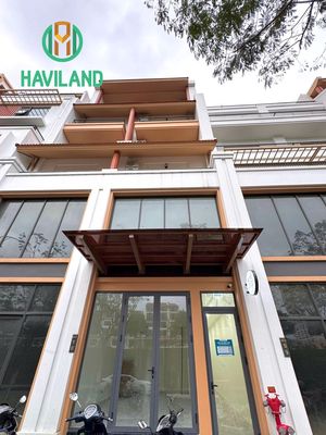 Văn phòng – ngay chân cầu trần thị lý