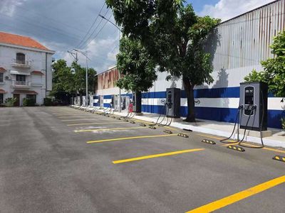 Mặt bằng kinh doanh 2100m kho 500m giá 65 triệu