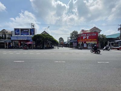 Nhà 107m ngang 7m góc 2 mặt tiền đường Nguyễn An Ninh Dĩ An — ảnh 1