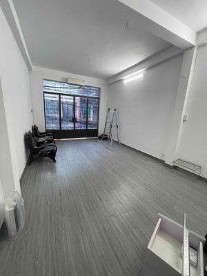 Cho thuê văn phòng 243/9 Tô Hiến Thành gần BigC . 35m2 , wc riêng đẹp.