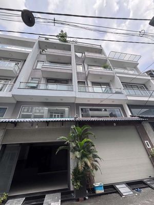 nhà to đùng đường 9m