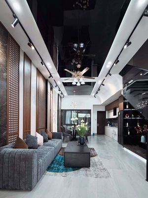 Bán nhà 3 tầng luxury: nguyễn chích - 4 phòng - 4wc - sát biển