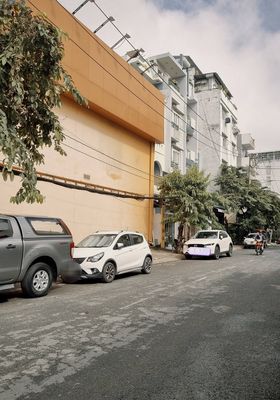Nhà 4 tầng Nguyễn Thị Thập, Quận 7, full nội thất