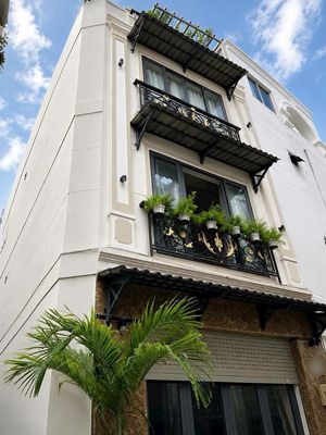 Nhà Hoàng Hoa Thám, Bình Thạnh, Giáp Phú Nhuận, Lô Góc