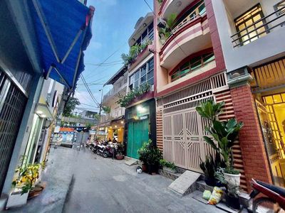 Nhà hẻm ô tô Hoàng Hoa Thám, Bình Thạnh, 8.8 tỷ