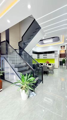Nhà 100m2 gần Chợ Dĩ An 1, TP.HCM, 7.8 tỷ