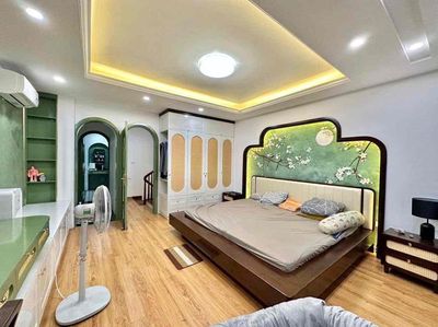 Nhà Dịch Vọng. DT 45m2, 3 tầng. 4 ngủ, 2 vệ sinh