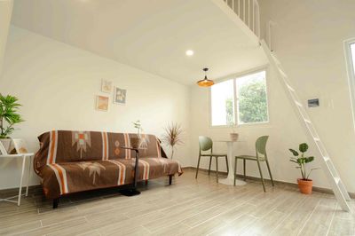 Cho thuê duplex đường trương văn bang - thuận triện di chuyển q1