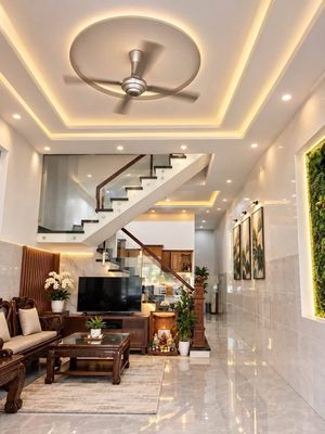 Nhà 2 tầng sân thượng 4.5x14m, 3PN, 3WC, 1.83 tỷ