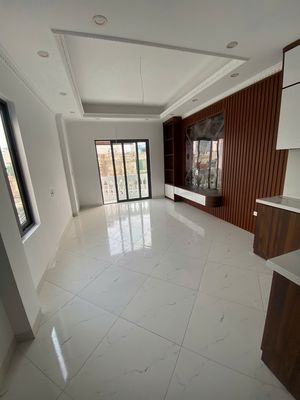 Cho thuê nhà Tôn Đức Thắng 30m² x 6 tầng, thang máy, ô tô cửa chỉ 20tr
