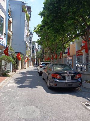 Nhà bán 68m2 x 7 tầng, Phân lô Hà Nội, ô tô tránh