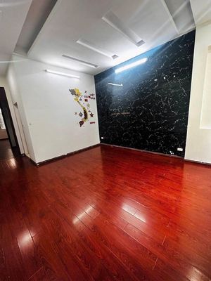 Cho thuê nhà phân lô Trần Quốc Hoàn, Cầu Giấy, 65m x 5 tầng