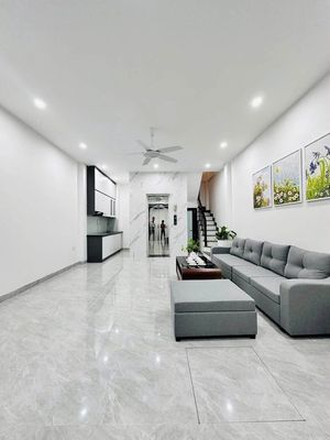 Cho thuê nhà riêng ngõ Đội Cấn, Ba Đình, thang máy, mới đẹp