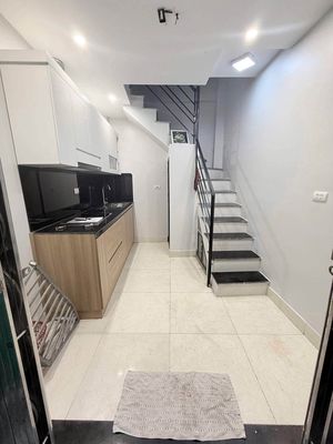 Cho thuê nhà 4 tầng 2PN Lạc Long Quân, Tây Hồ, Hà Nội