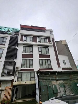 Nhà nguyên căn Võ Chí Công, Tây Hồ, có gara ô tô