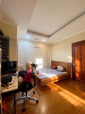 Bán nhà Nguyễn Khánh Toàn, 3 bước ra mặt phố, hơn 9 tỷ