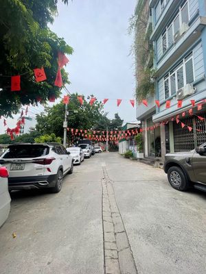 Nhà 6 tầng 40m² Tây Mỗ, view hồ, gần Vinhomes Smart City