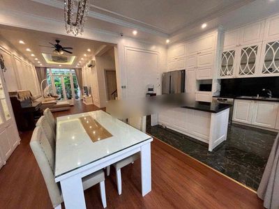 Cho thuê biệt thự CPHUTRA 140m2, NT cao cấp, 4 ngủ, gara oto rộng rãi
