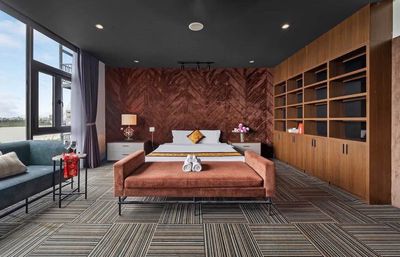 Cho thuê villa hồ bơi 3 tầng mặt tiền Nguyễn Đình Thi, Hoà Xuân