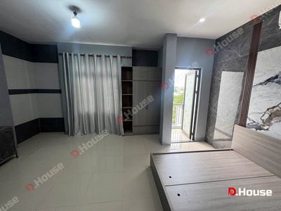 Cho thuê căn hộ có ban công, thang máy - Nguyễn Như Hạnh