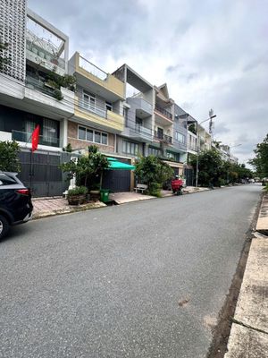 Bán đất Liên Phường, Quận 9, 90m2, mặt tiền 14m, giá 8.45 tỷ