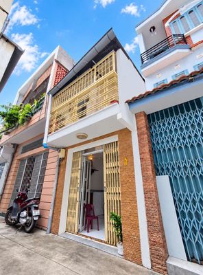 Cách mặt tiền 5 căn - hẻm thông - khuôn đất vuông vức 22m2 2 tầng 2pn — ảnh 1