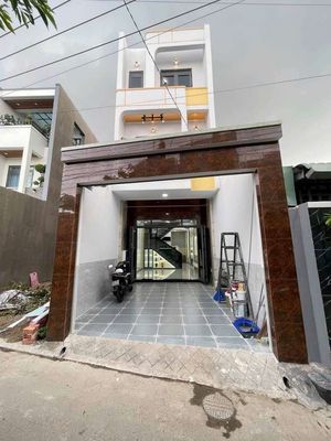 Nhà phố mới gần chợ Xóm Vắng và kcn Sóng Thần, phường Dĩ An, TP Dĩ An