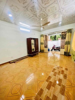 Nhà 1 trệt 1 lầu 4PN hẻm xe hơi gần cao đẳng Công Thương Q.9 — ảnh 1