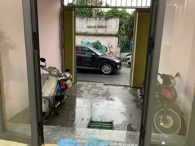 Cho thuê tầng trệt mặt bằng kinh doanh, đường lớn, sầm uất